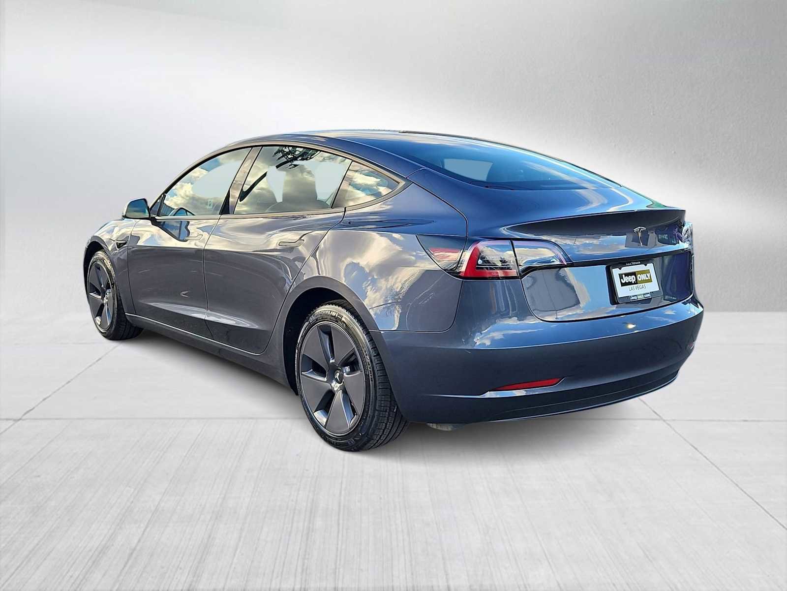 Used 2023 Tesla Model 3 Standard Range image 6