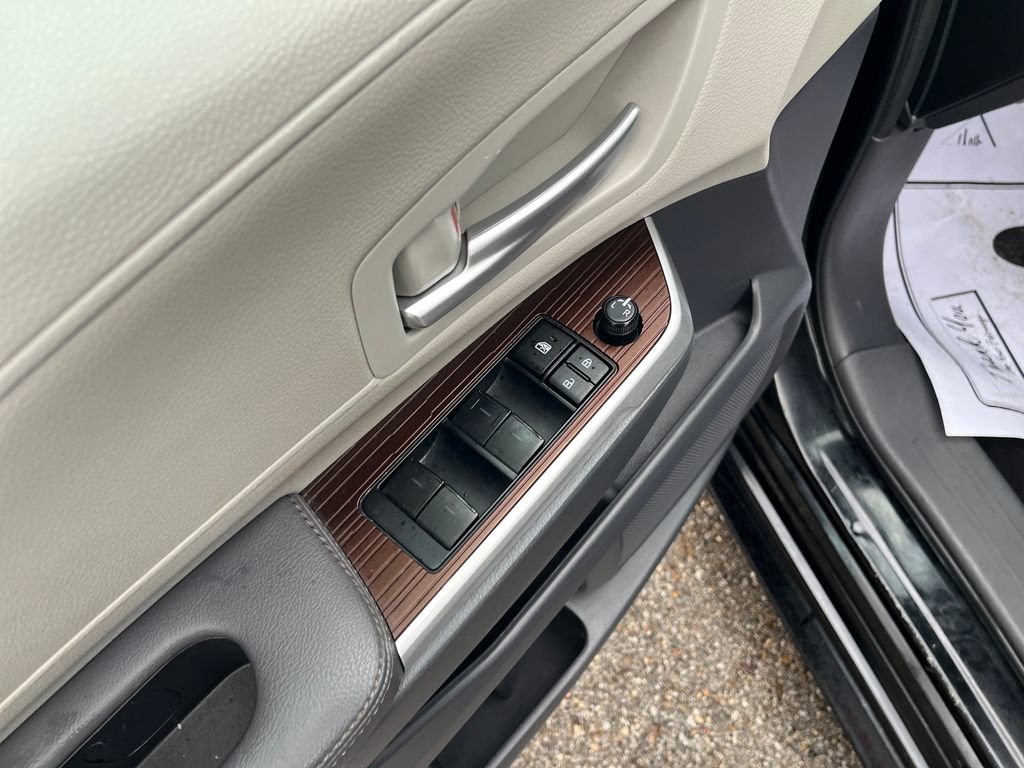 Certified 2023 Toyota Sienna XLE image 13