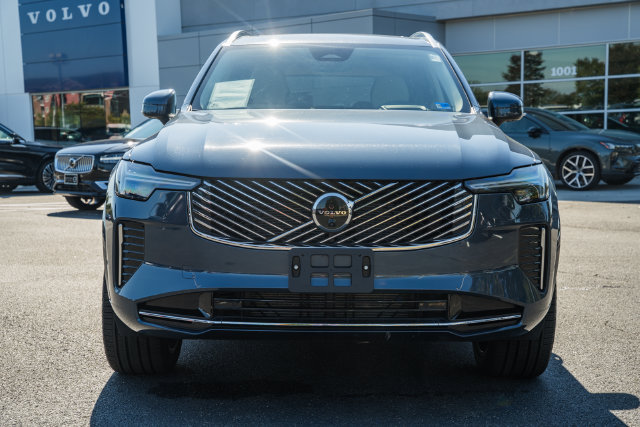 Certified 2026 Volvo XC90 B6 Ultra AWD/4WD image 2