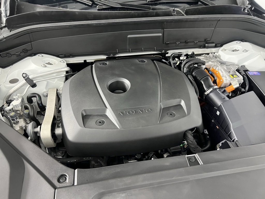 Used 2025 Volvo XC90 T8 Plus w/ Protection Package Premier image 36