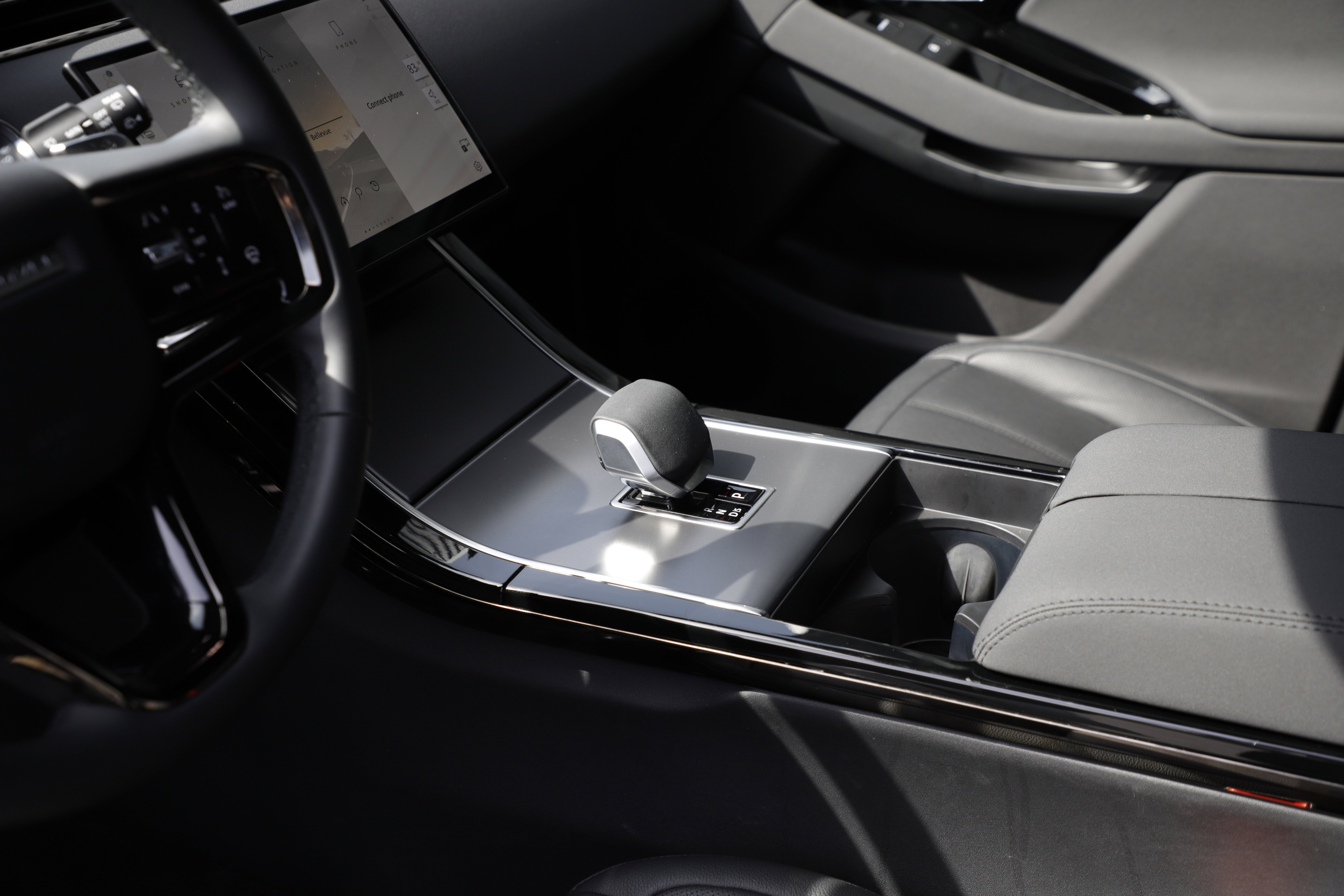 Certified 2025 Land Rover Range Rover Evoque Dynamic SE image 19