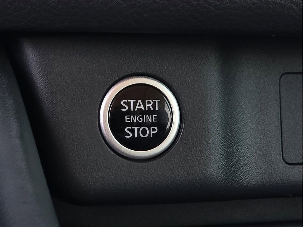 Used 2023 Nissan Rogue SL w/ SL Premium Package image 16