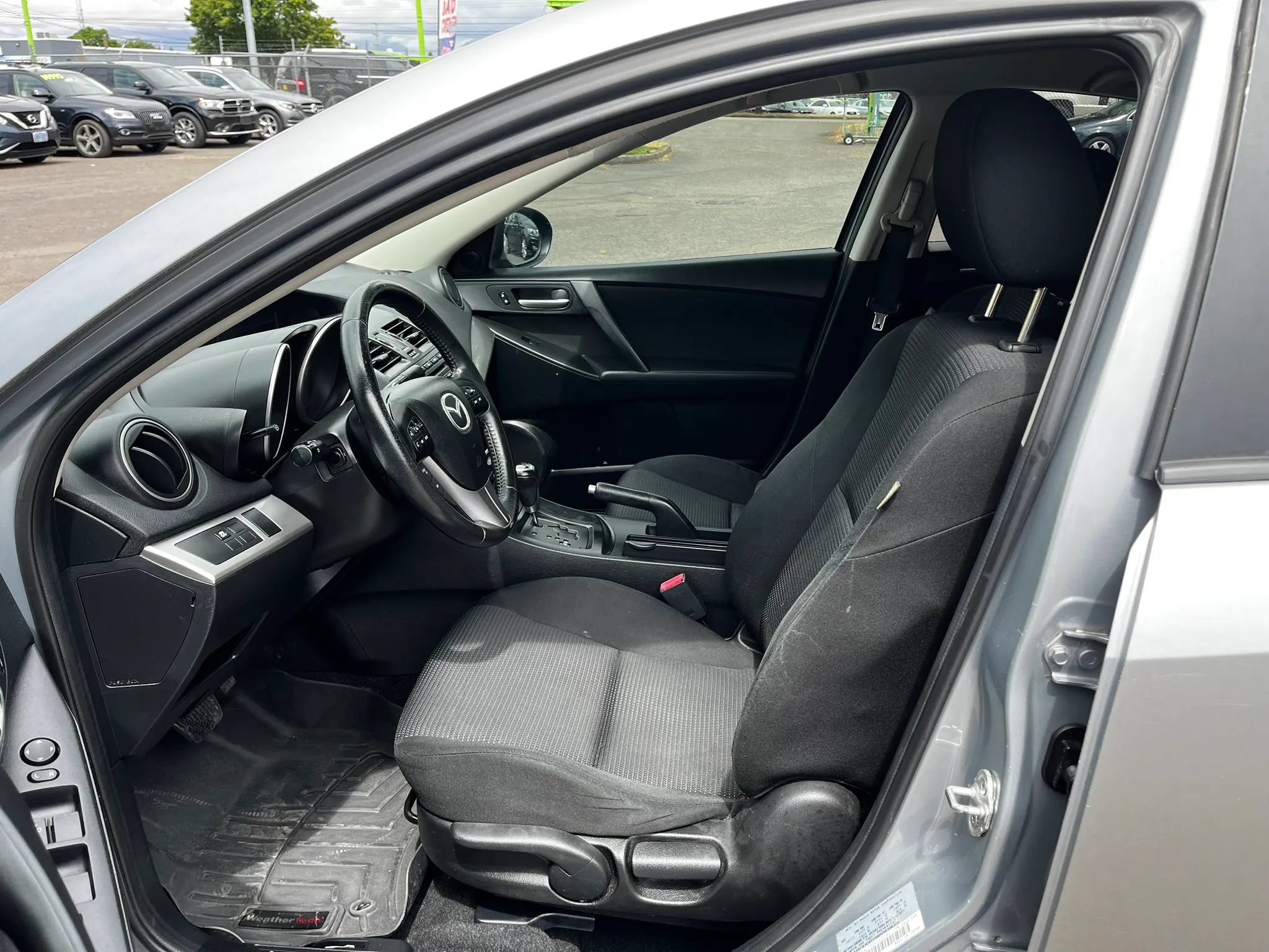 Used 2012 MAZDA MAZDA3 i Touring FWD image 9