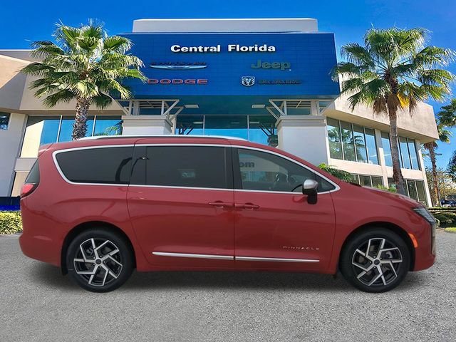 New 2027 Chrysler Pacifica Pinnacle w/ Theater Group AWD/4WD image 4