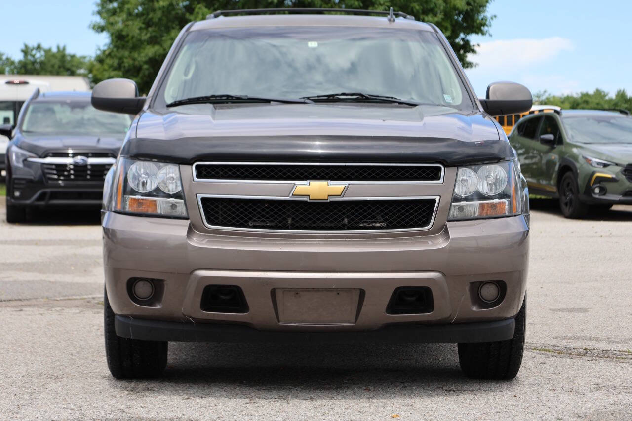 Used 2013 Chevrolet Suburban LS w/ Convenience Package 1 AWD/4WD image 2