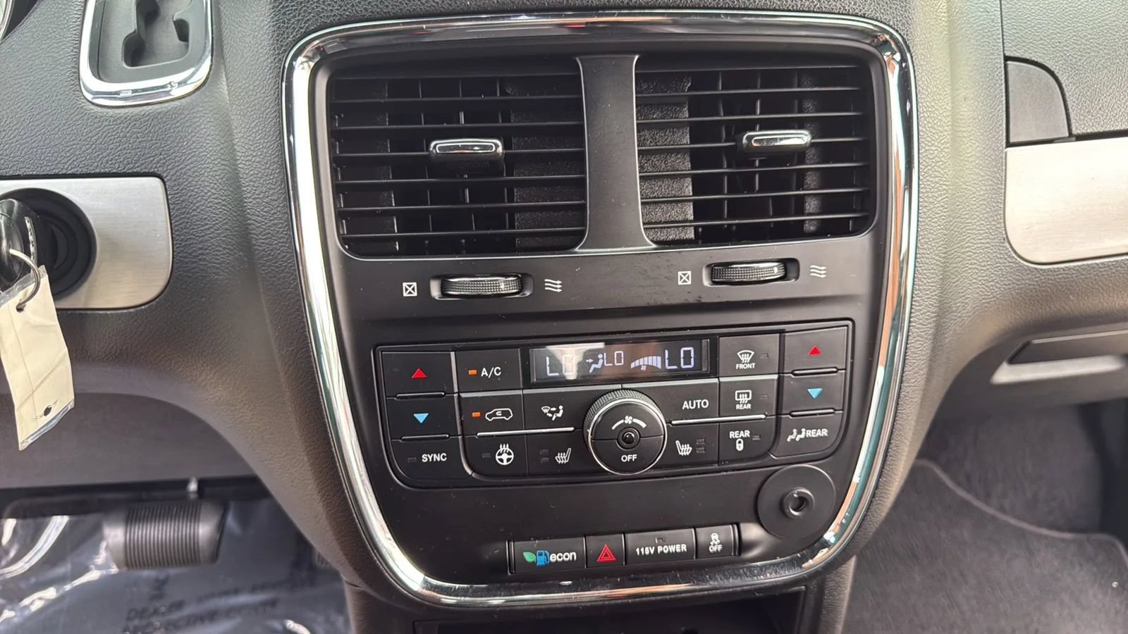 Used 2014 Dodge Grand Caravan R/T w/ Driver Convenience Group FWD image 32