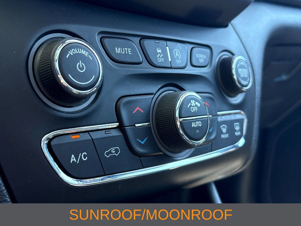 Used 2022 Jeep Cherokee Trailhawk w/ Sun, Sound & Nav Group AWD/4WD image 10