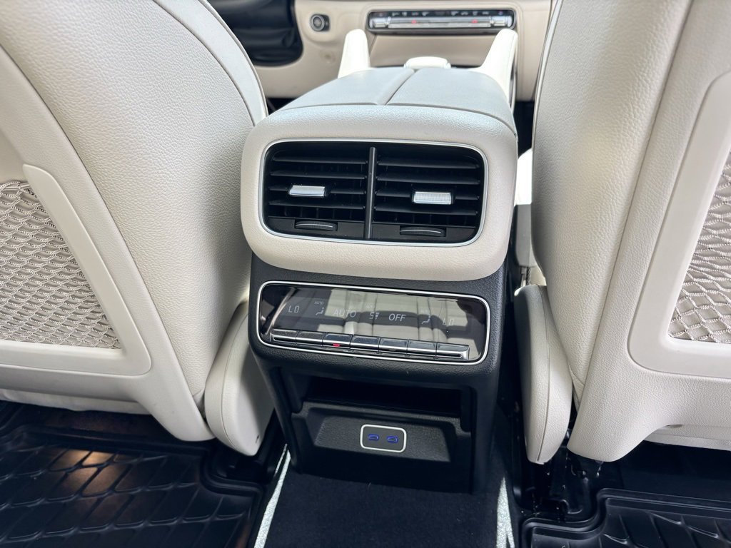 Used 2025 Mercedes-Benz GLS 580 4MATIC image 18