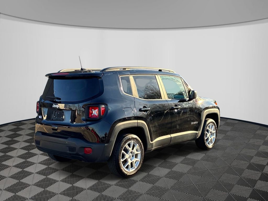 Certified 2023 Jeep Renegade Latitude w/ Premium Group AWD/4WD image 7