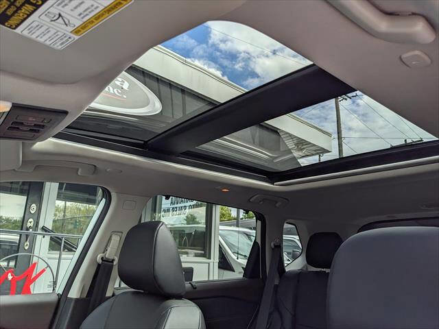 Used 2023 Nissan Rogue SV w/ SV Premium Package AWD/4WD image 12