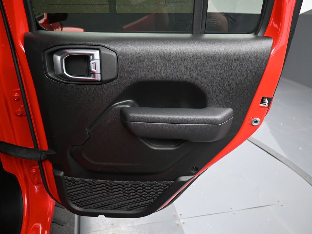 Used 2024 Jeep Wrangler Unlimited w/ Convenience Group image 29