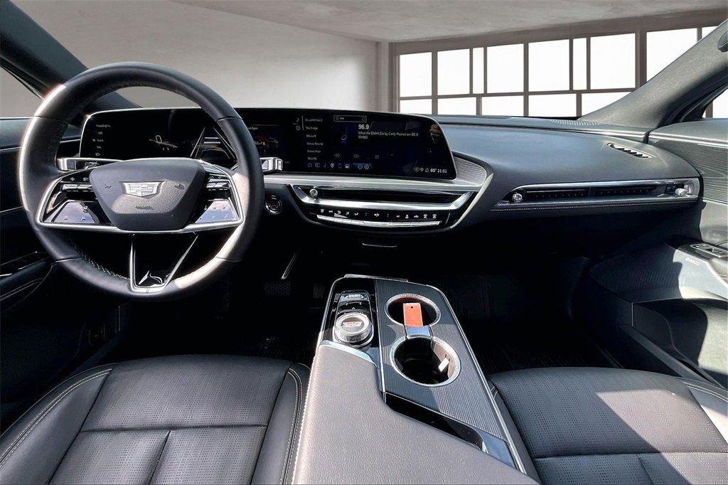 Used 2024 Cadillac Lyriq Luxury image 16