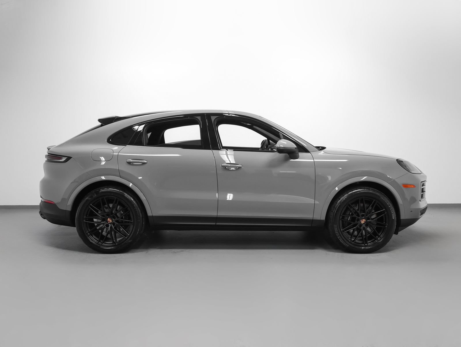 New 2026 Porsche Cayenne Coupe AWD/4WD image 13