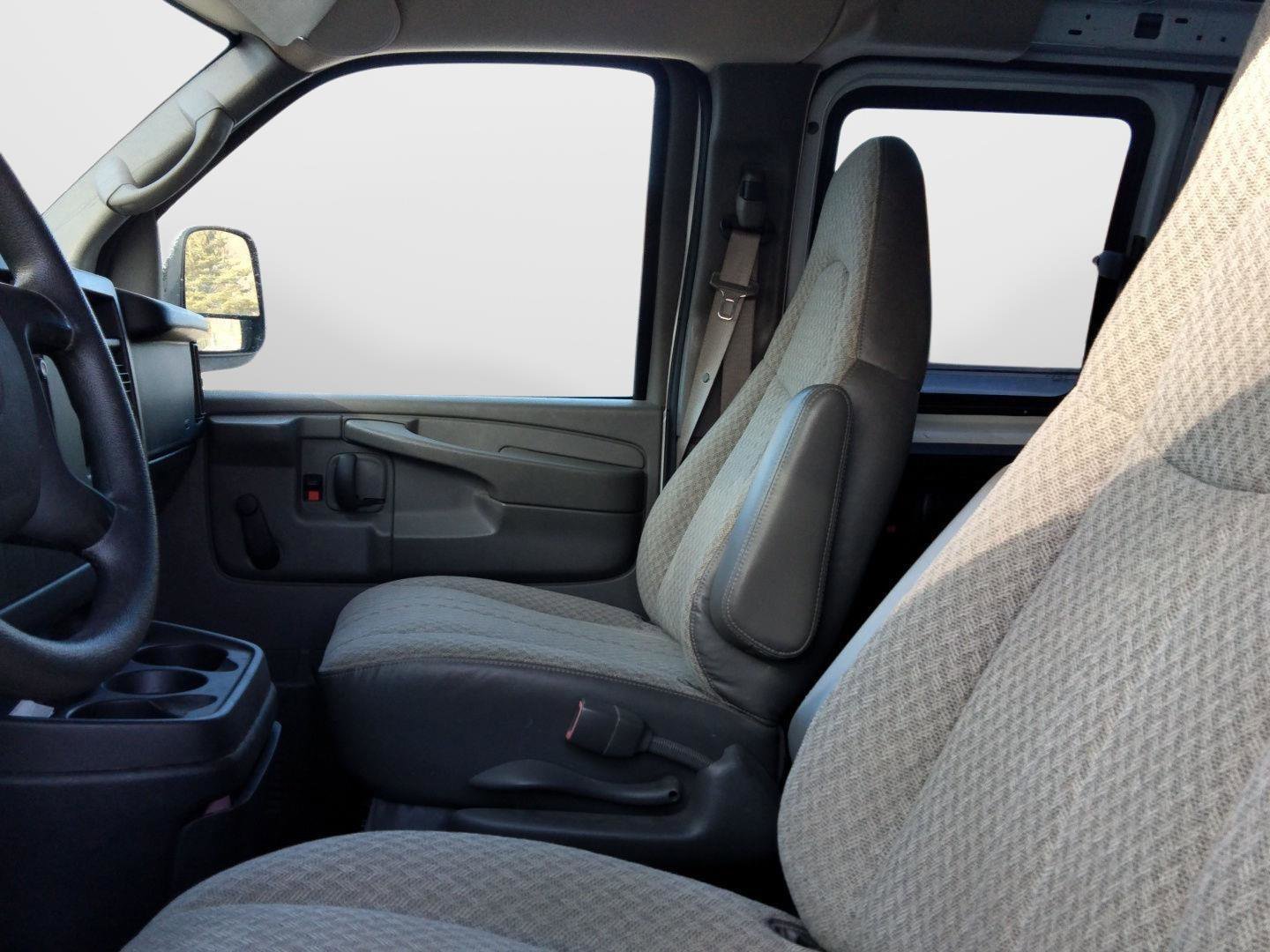 Used 2009 Chevrolet Express 1500 Work Van image 12