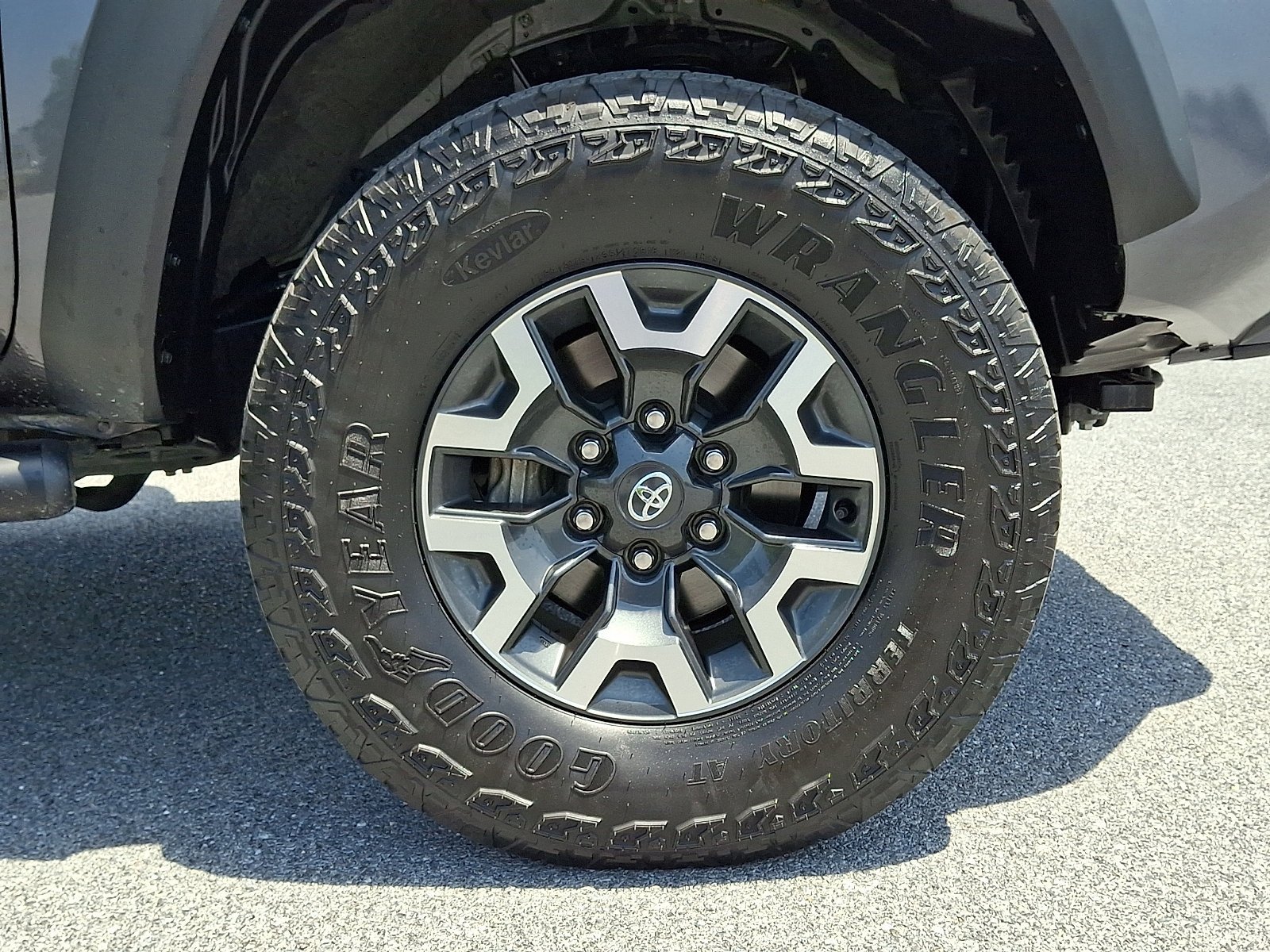 Certified 2023 Toyota Tacoma TRD Off-Road w/ Technology Package AWD/4WD image 9
