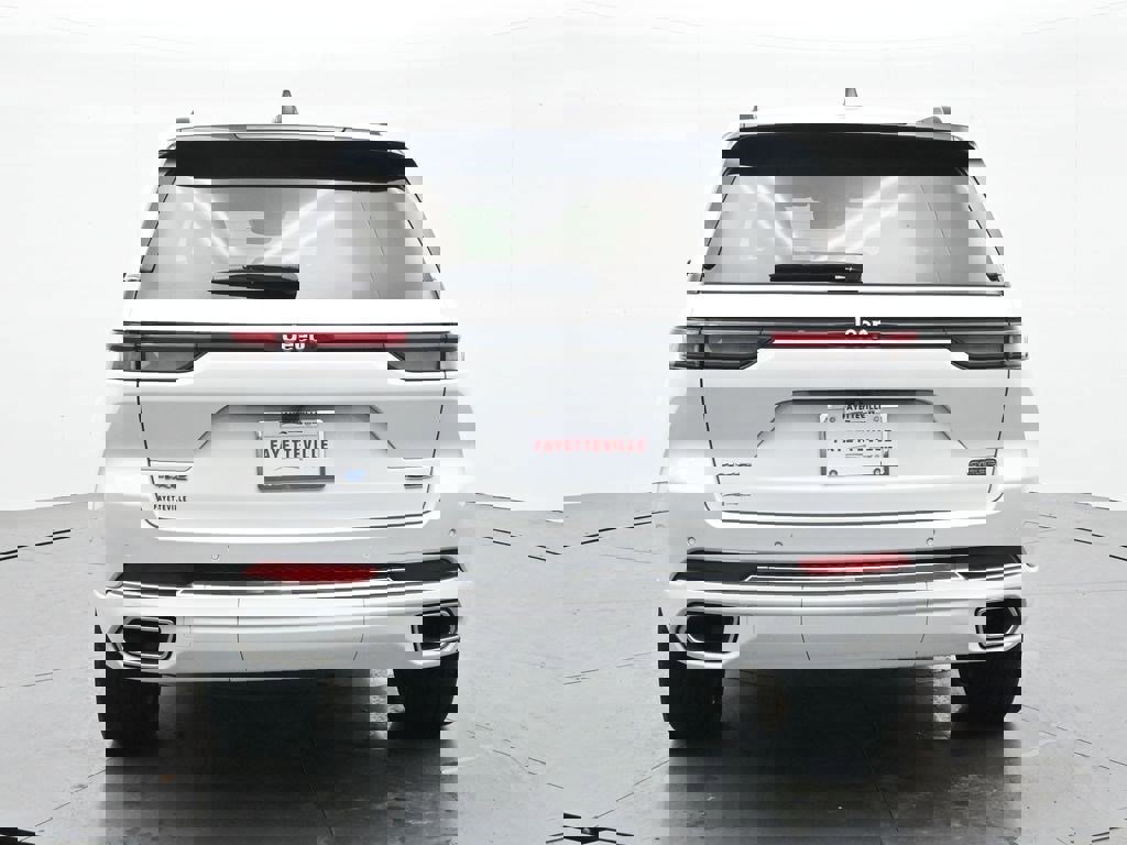 Used 2023 Jeep Grand Cherokee Overland image 6