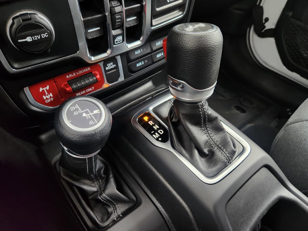 Used 2025 Jeep Wrangler Unlimited Sport AWD/4WD image 29