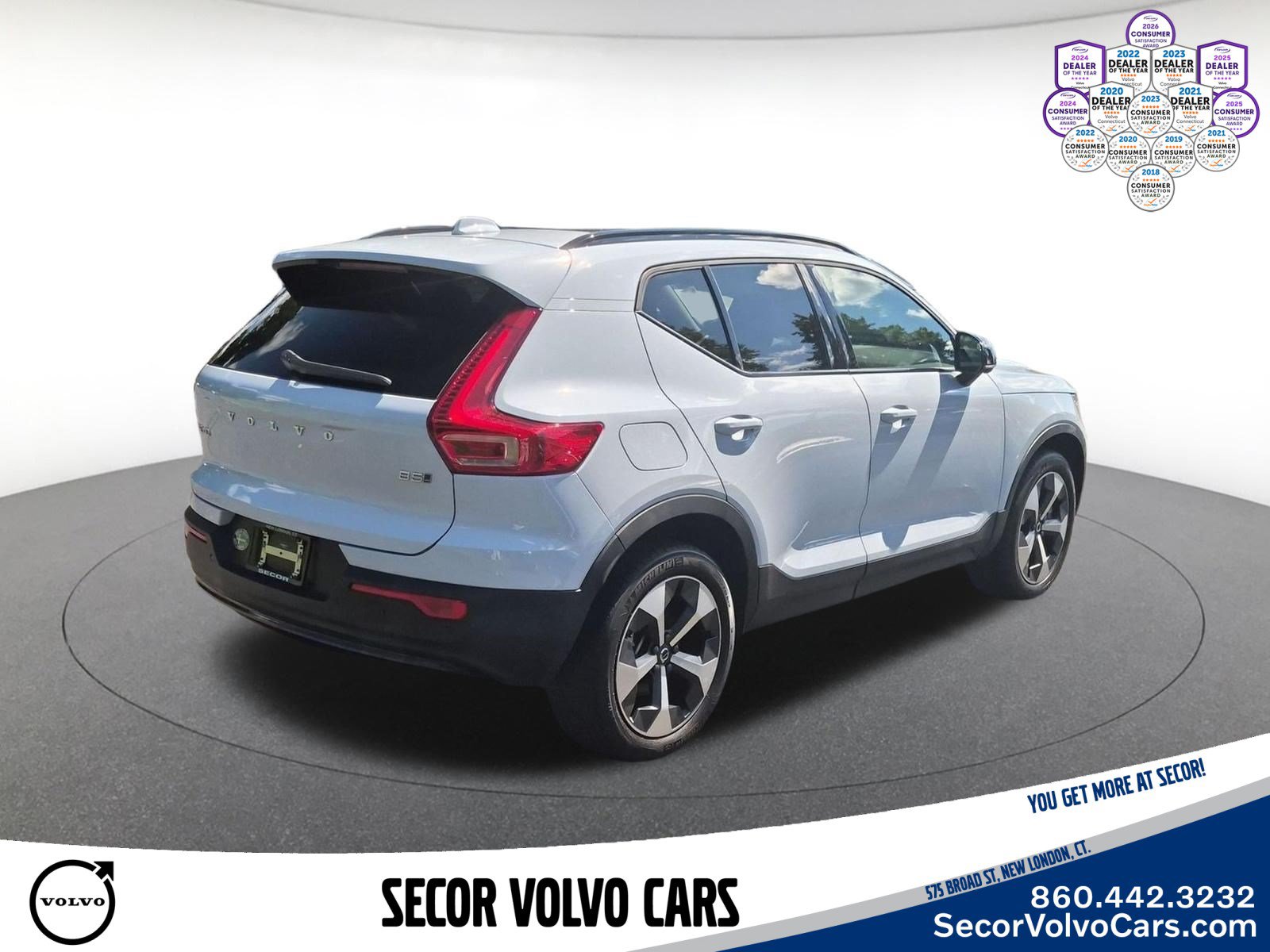 Used 2026 Volvo XC40 B5 Plus AWD/4WD image 6