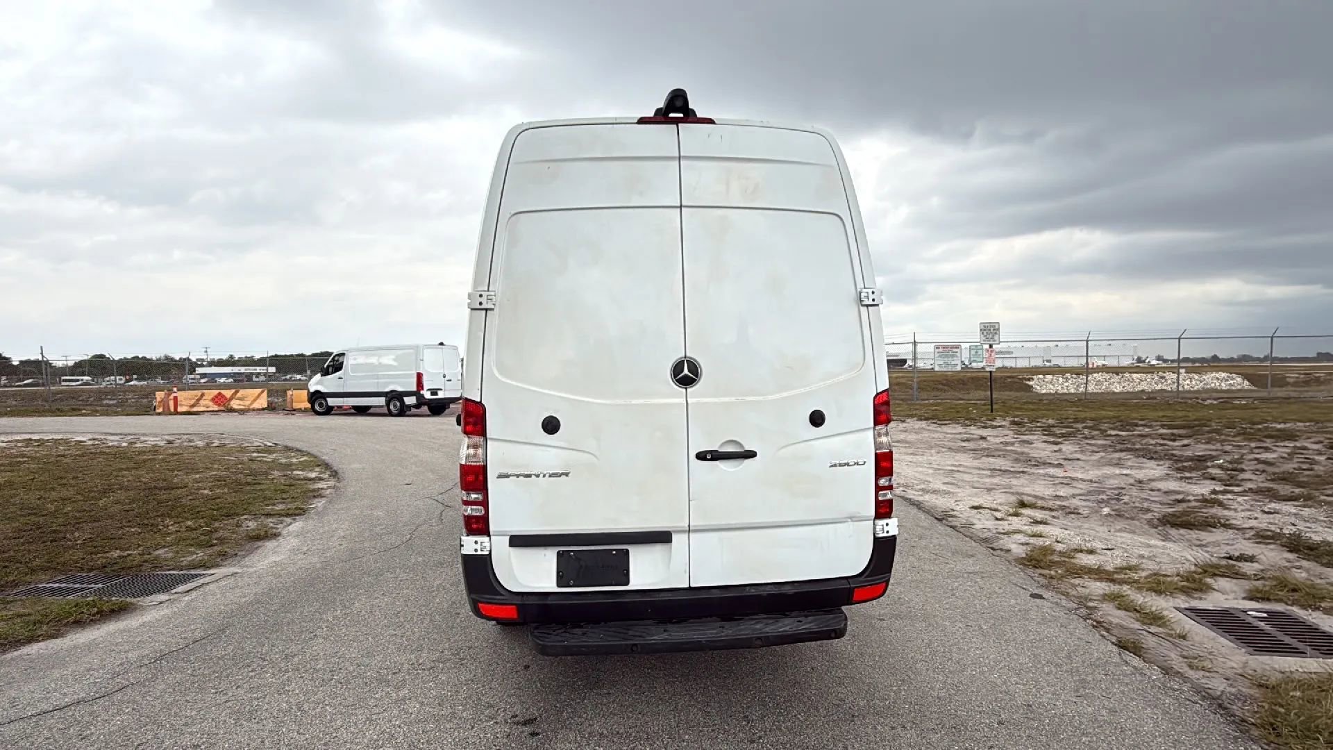 Used 2017 Mercedes-Benz Sprinter 2500 image 4