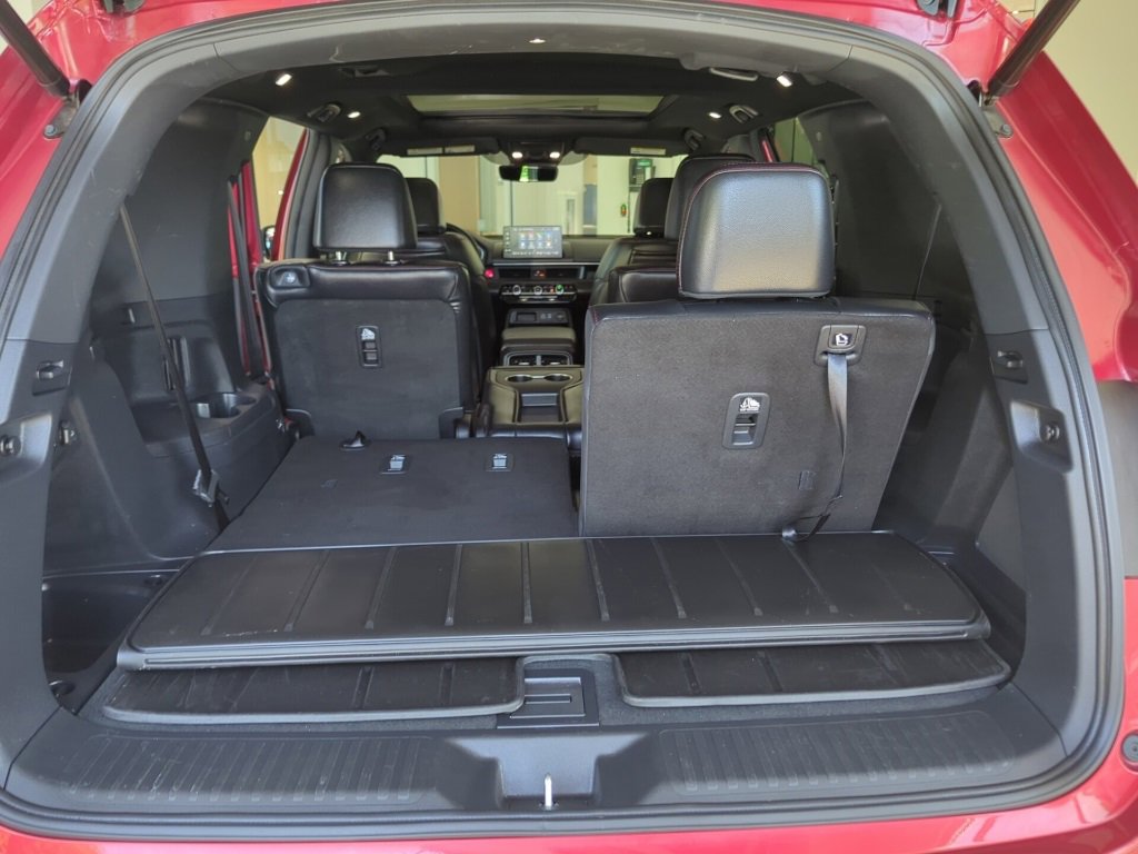 Used 2025 Honda Pilot Black Edition image 40