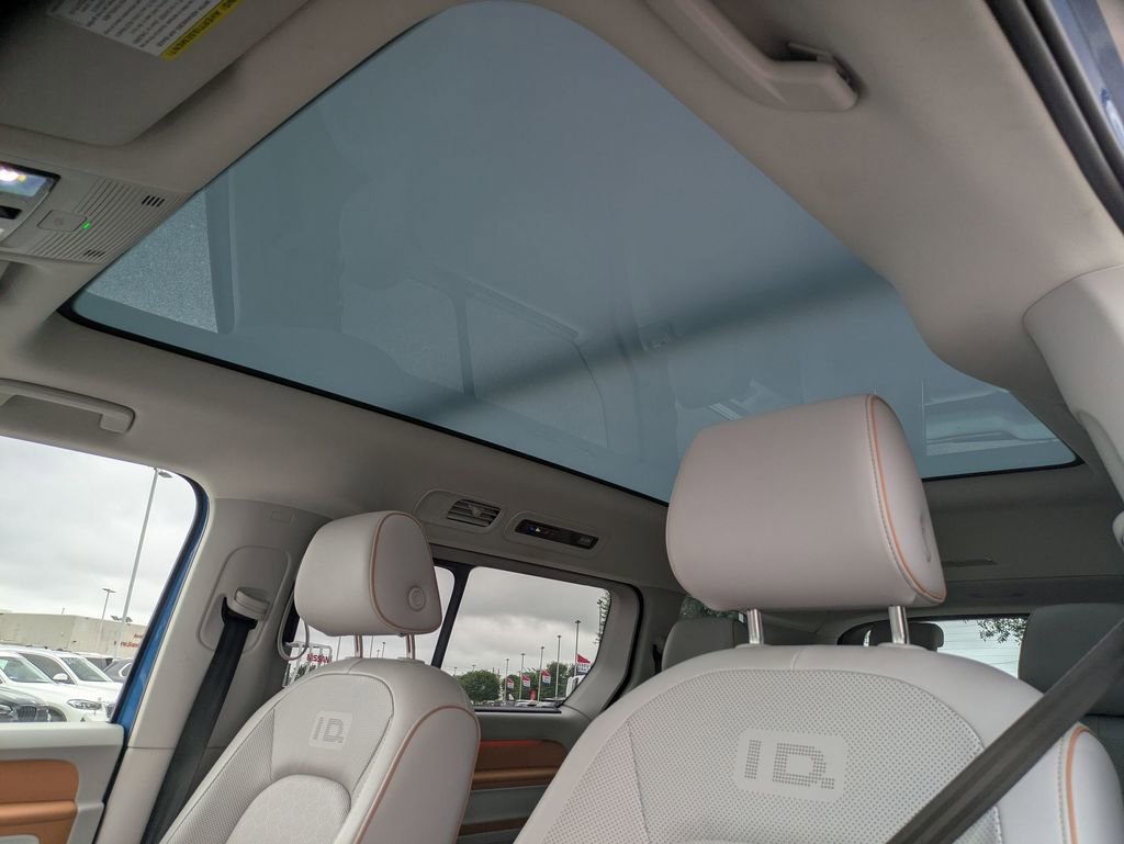 Used 2025 Volkswagen ID. Buzz 1st Edition AWD/4WD image 14