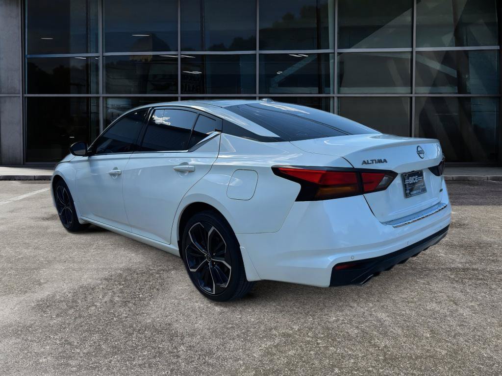 Used 2023 Nissan Altima 2.5 SR w/ SR Premium Package AWD/4WD image 5