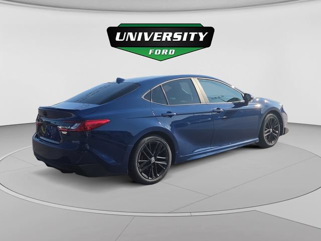 Used 2025 Toyota Camry SE w/ Convenience Package FWD image 3