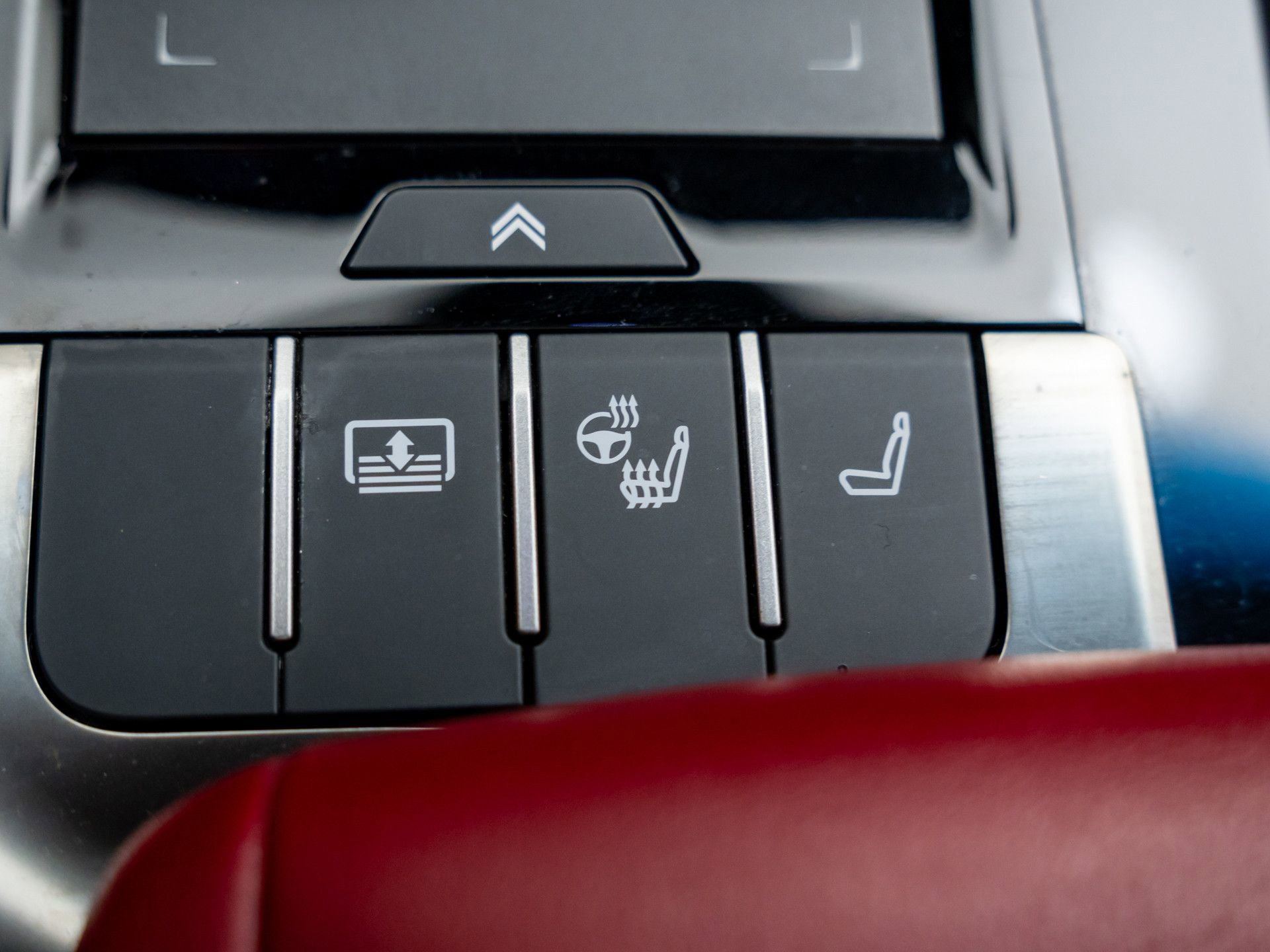 Used 2021 Lexus LS 500 F Sport w/ Accessory Package (Z2) image 27