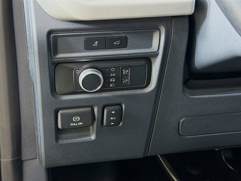 Used 2022 Ford Expedition Max XLT image 32