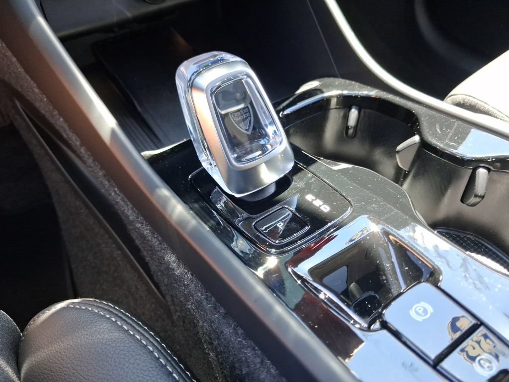 Certified 2026 Volvo XC40 B5 Plus AWD/4WD image 19