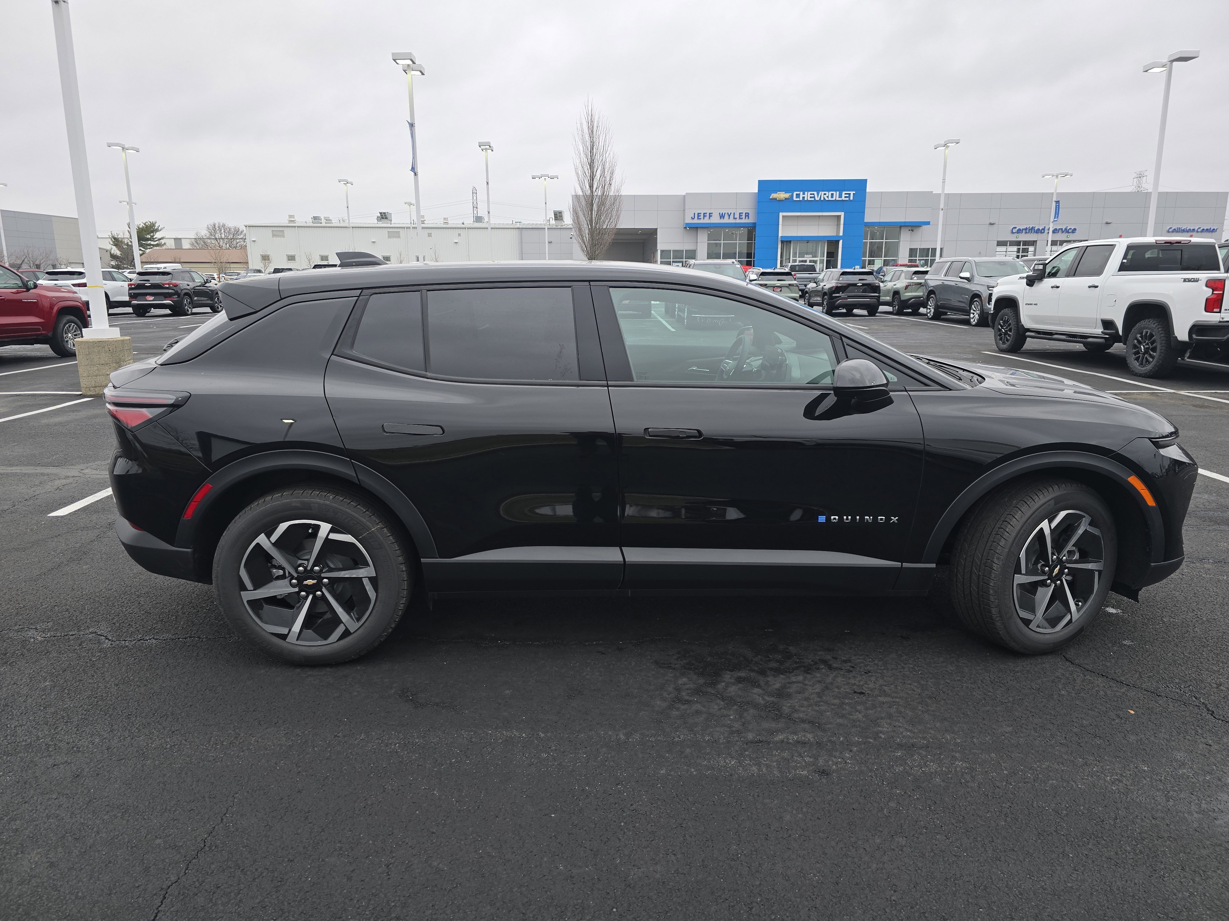 New 2026 Chevrolet Equinox EV LT image 17