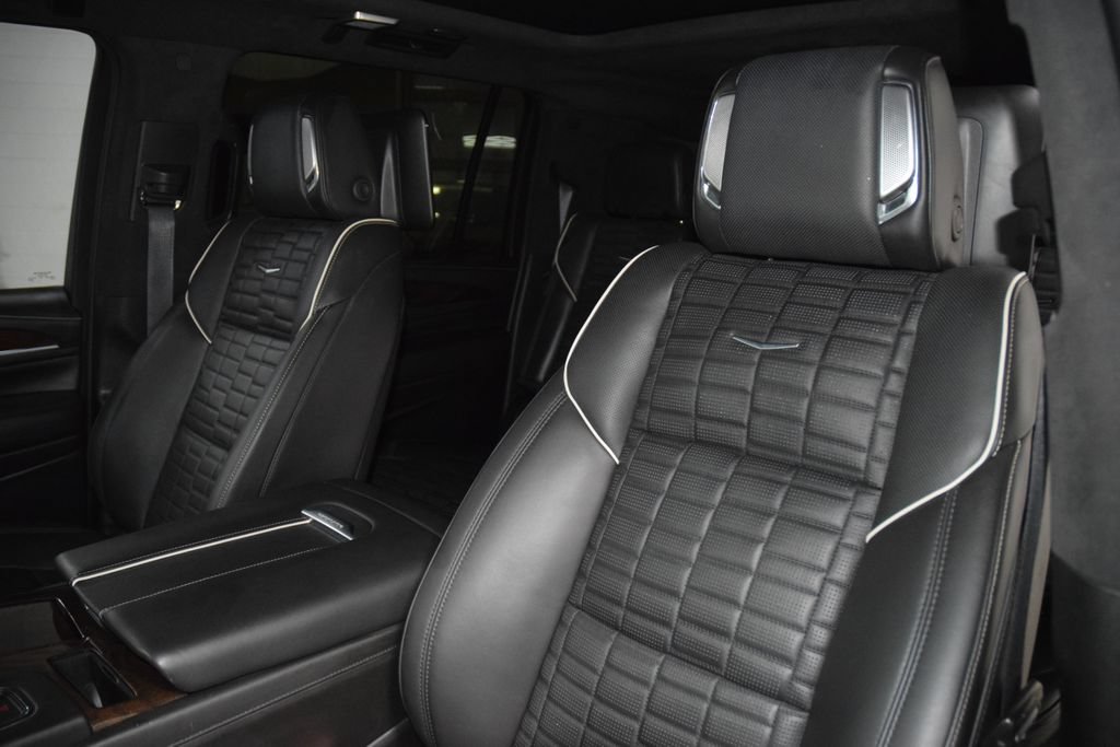 Used 2023 Cadillac Escalade ESV Sport Platinum w/ Heavy-Duty Trailer Package AWD/4WD image 44