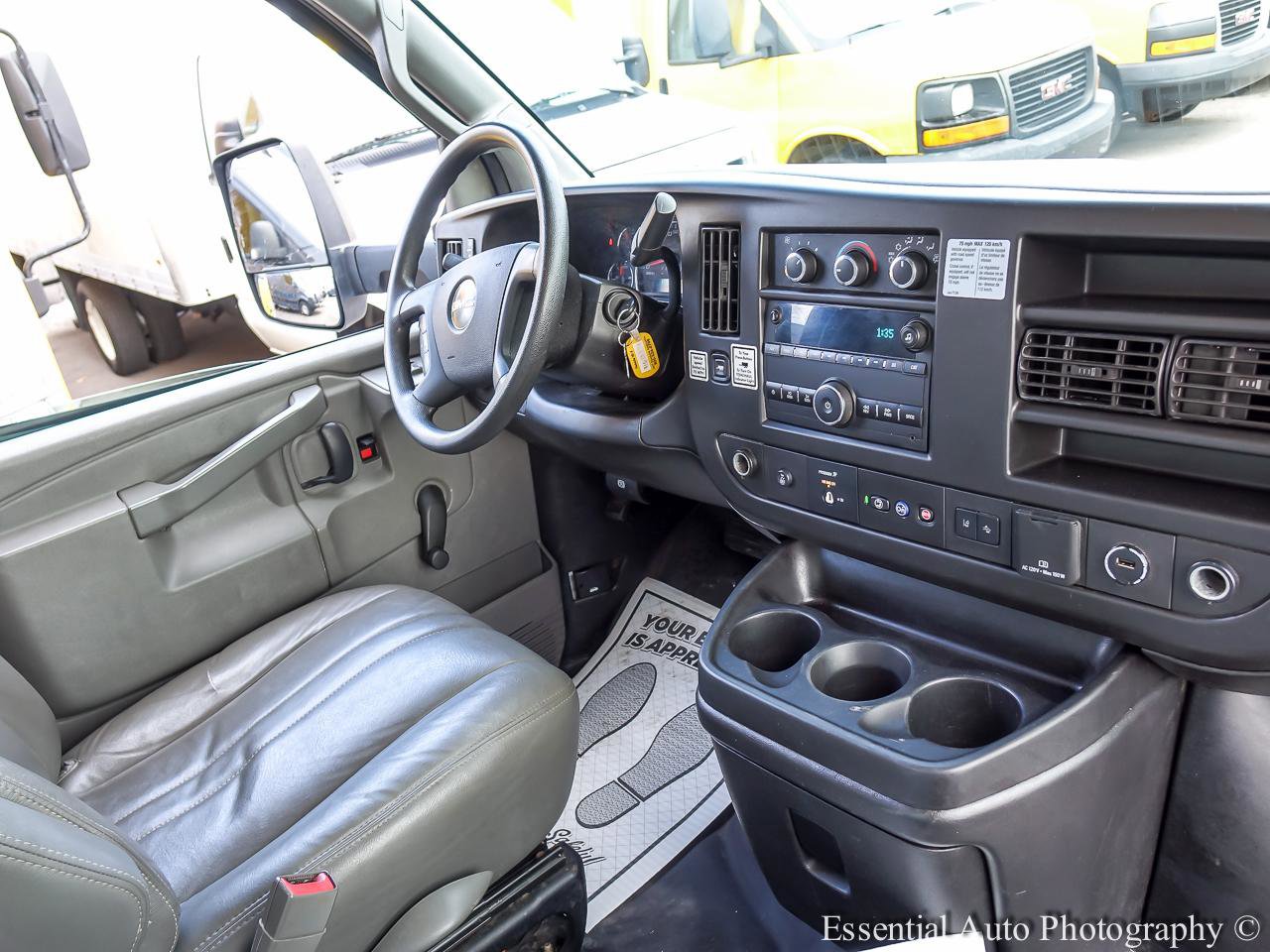 Used 2020 GMC Savana 3500 G3500 177 in. w/ Driver Convenience Package image 22