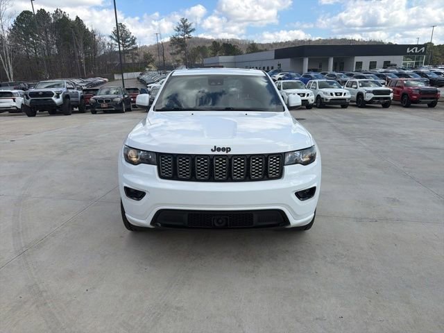 Used 2020 Jeep Grand Cherokee Altitude image 2