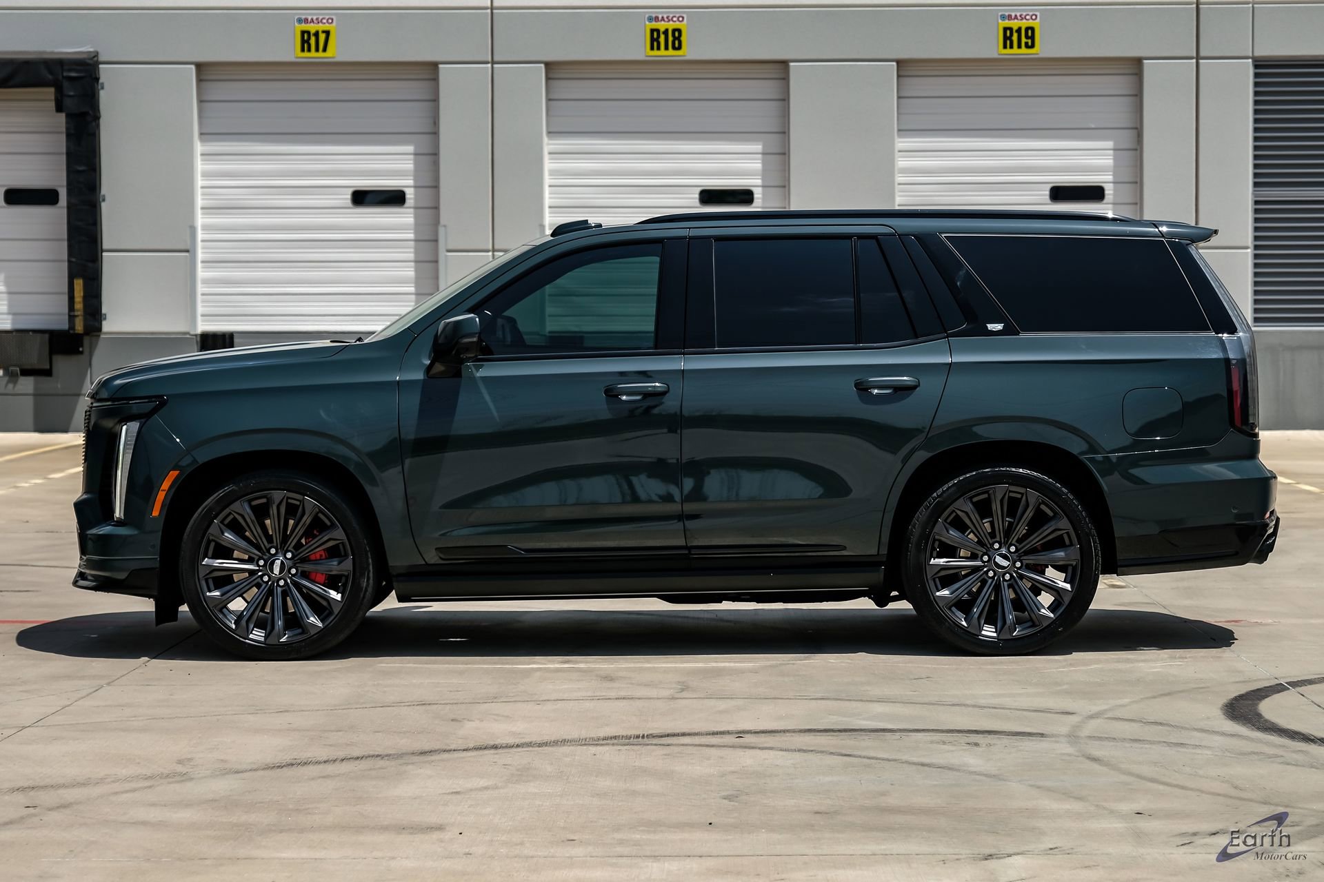 Used 2025 Cadillac Escalade V AWD/4WD image 6