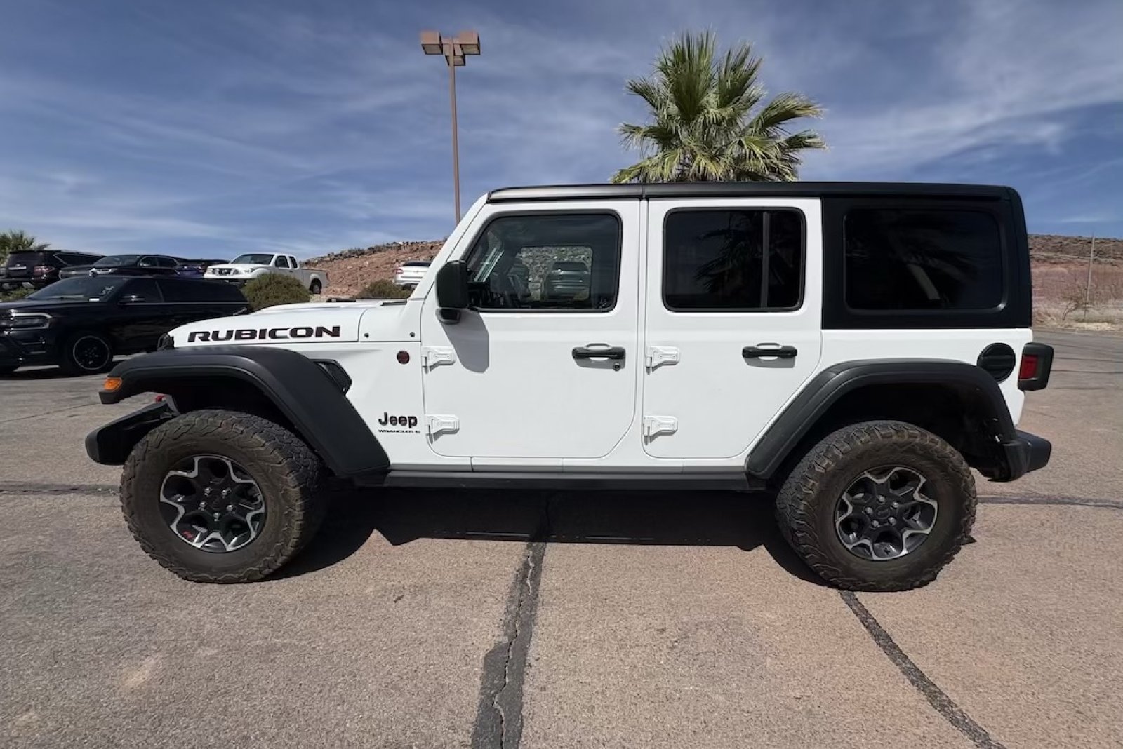 Used 2023 Jeep Wrangler Unlimited Rubicon AWD/4WD image 2