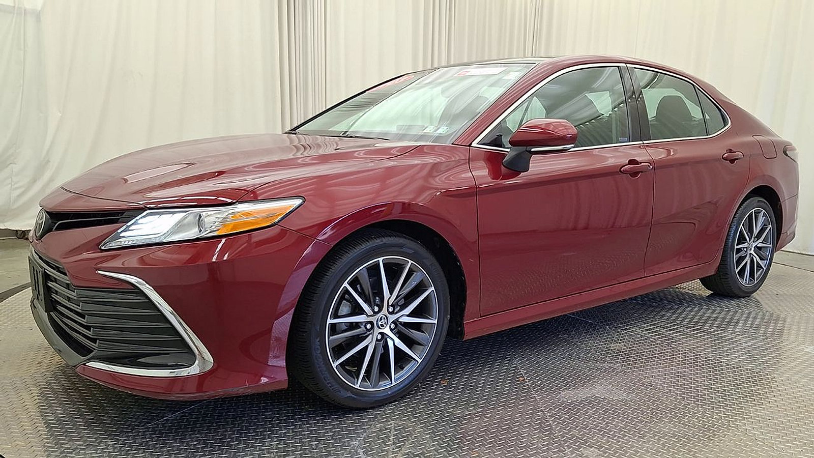 Certified 2021 Toyota Camry XLE AWD/4WD image 11