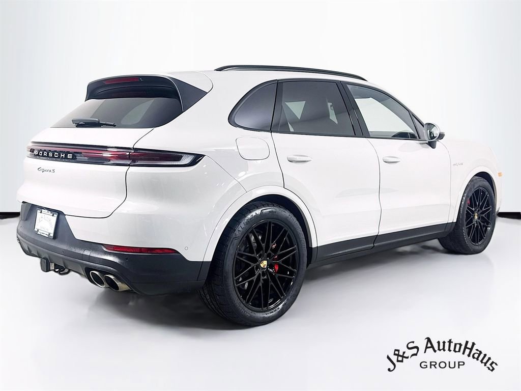Used 2024 Porsche Cayenne S image 7