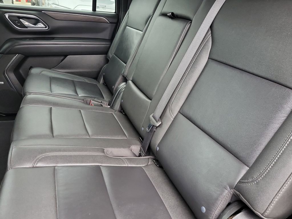 Used 2023 Chevrolet Suburban LT w/ Luxury Package AWD/4WD image 12