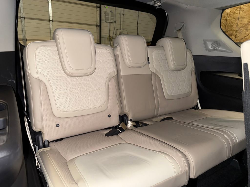 Used 2025 Nissan Armada Platinum w/ Convenience Package image 25