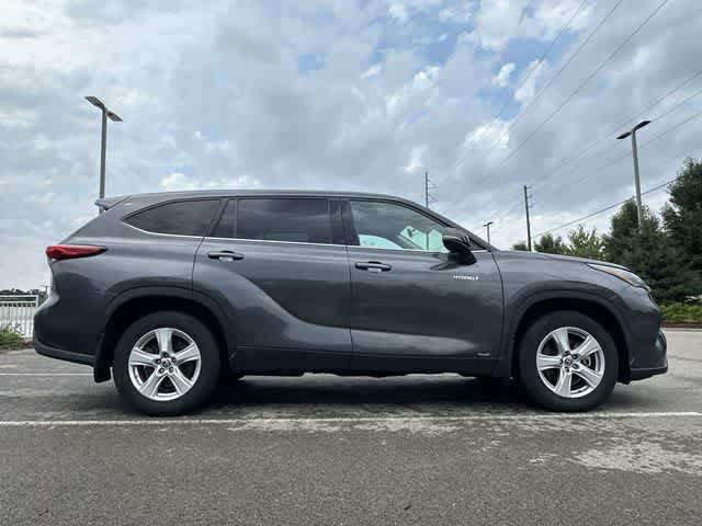 Used 2020 Toyota Highlander LE AWD/4WD image 3