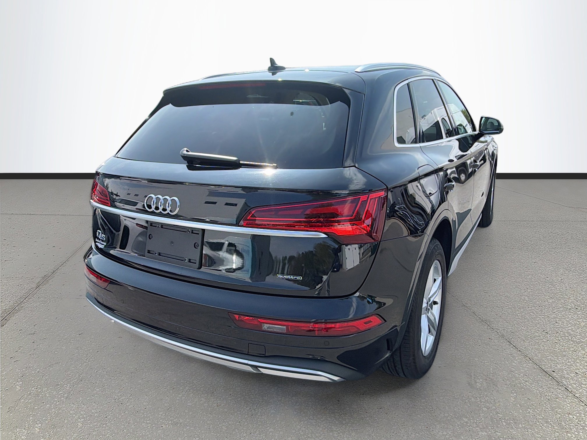 Used 2022 Audi Q5 2.0T Premium w/ Convenience Package image 5
