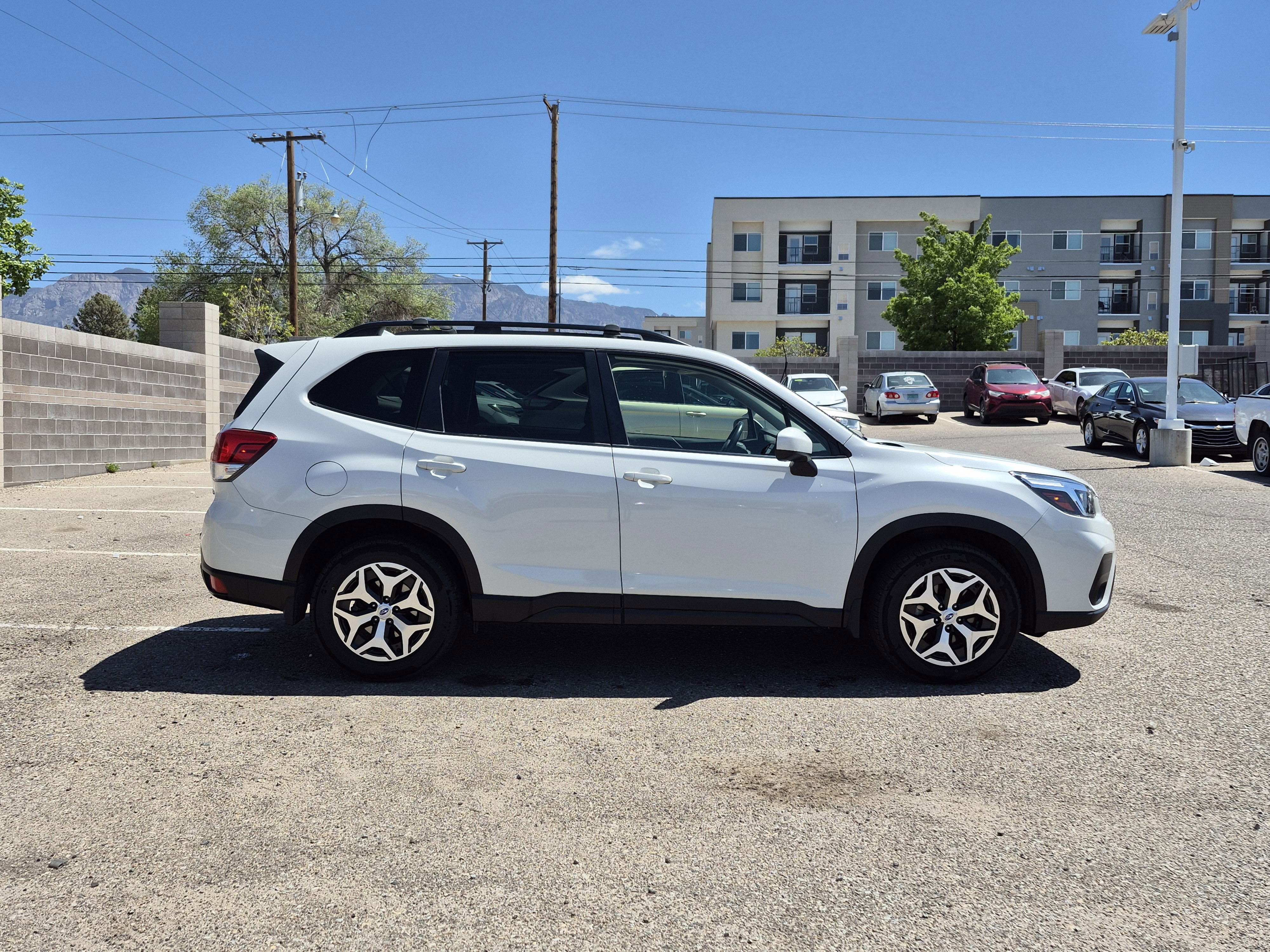 Used 2020 Subaru Forester Premium image 6