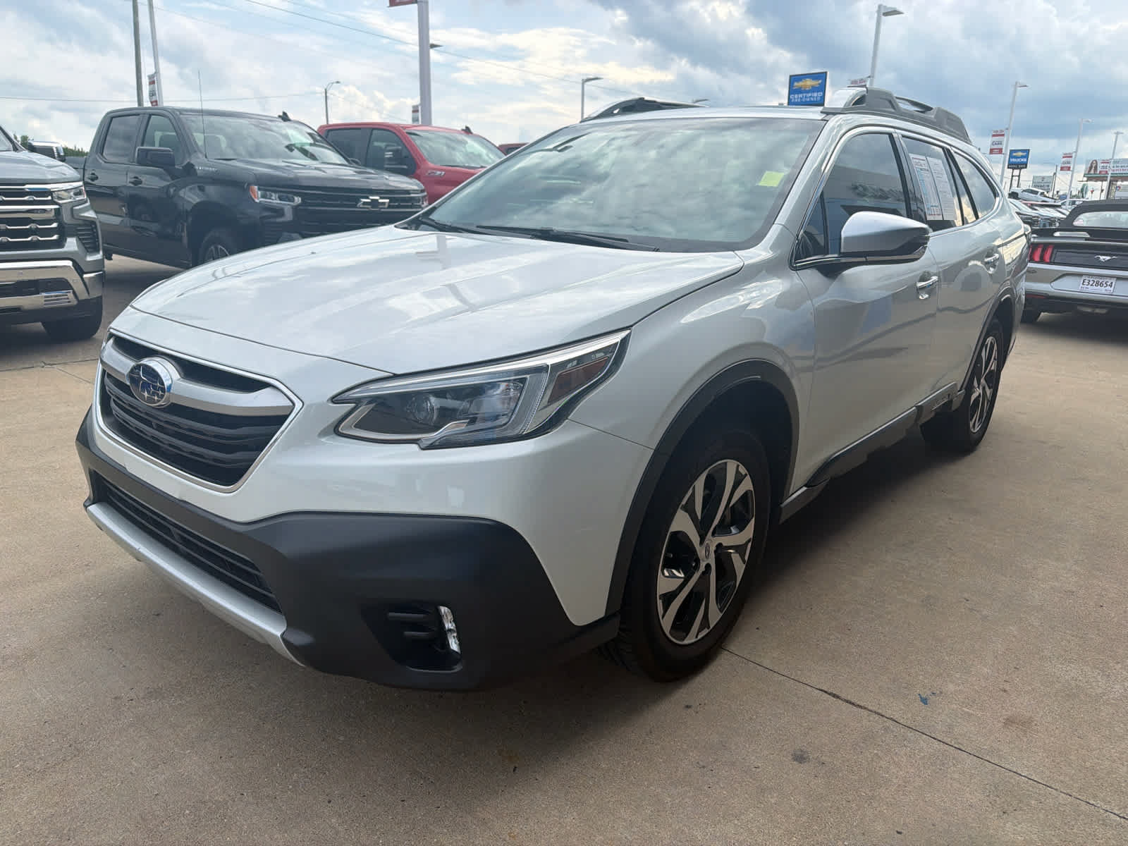 Used 2021 Subaru Outback Touring XT AWD/4WD image 2