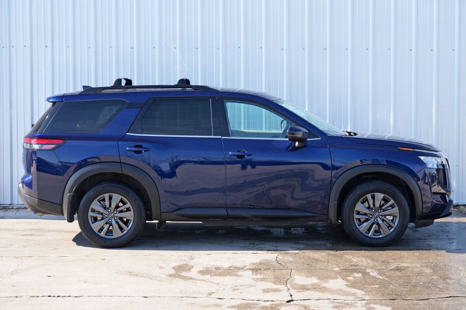 Used 2022 Nissan Pathfinder SV image 48