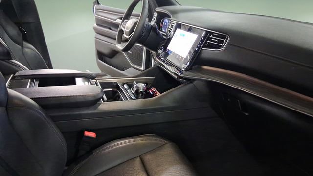 Used 2024 Jeep Wagoneer L Series II w/ Flexible Seating Group image 14