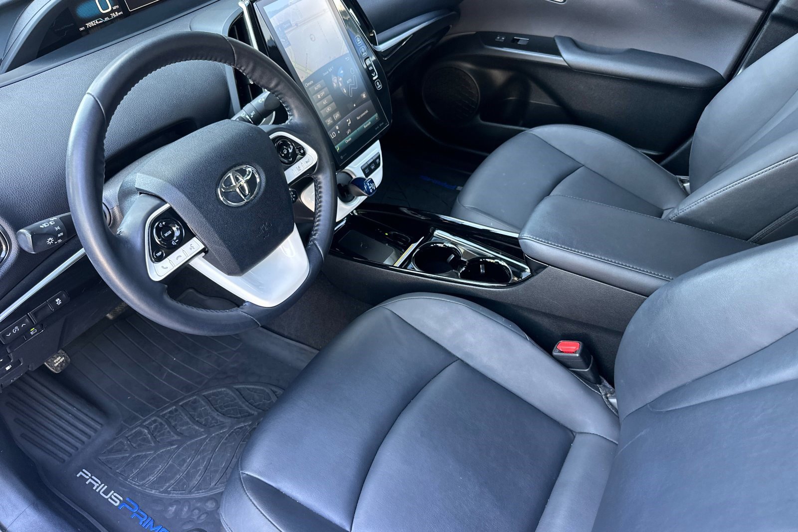 Used 2019 Toyota Prius Prime Premium image 11