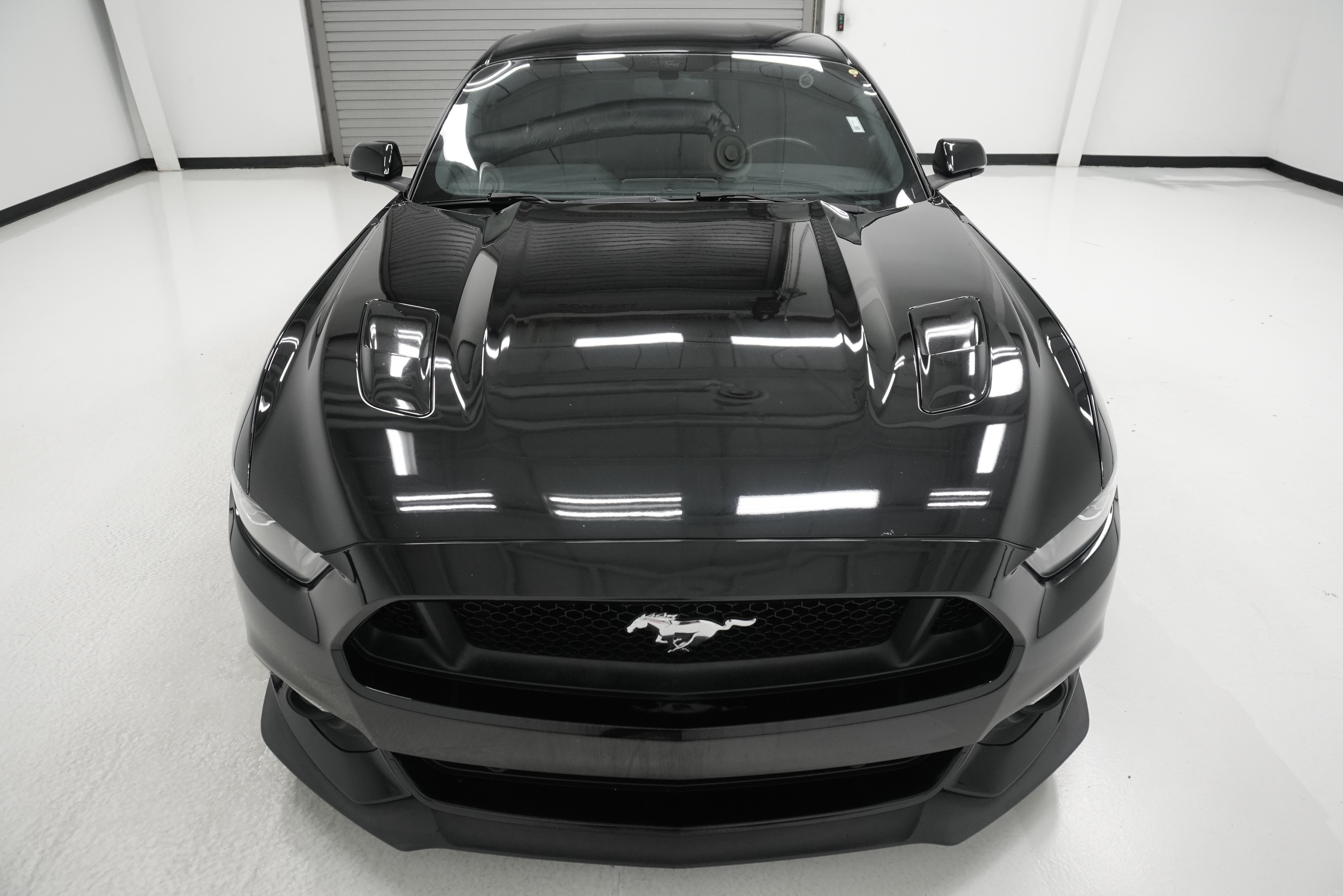 Used 2017 Ford Mustang GT Premium w/ GT Performance Package RWD image 2