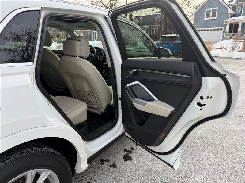 Used 2022 Audi Q3 2.0T Premium w/ Convenience Package image 22