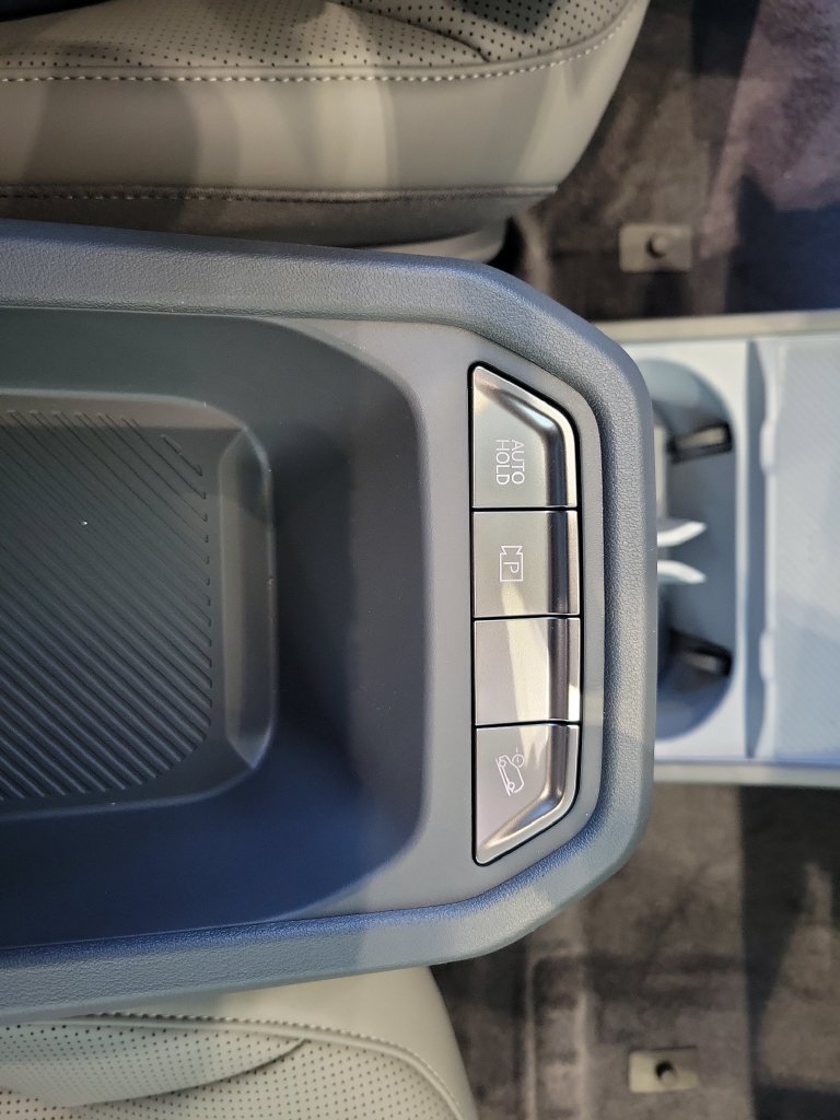 New 2027 Kia EV3 Wind FWD image 22